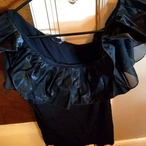 Black ruffled top size xl